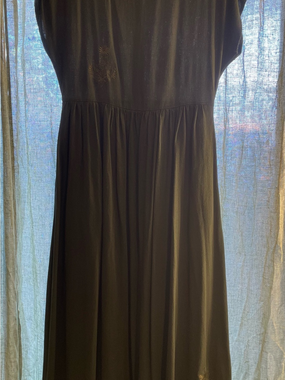 Disturbia Olive Green Button-Front Midi Dress - Picture 4 of 9